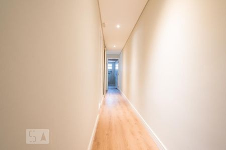 Casa para alugar com 230m², 3 quartos e 2 vagas Casa para alugar com 230m², 3 quartos e 2 vagasCorredor Quartos