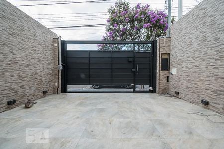Casa para alugar com 230m², 3 quartos e 2 vagas Casa para alugar com 230m², 3 quartos e 2 vagasGaragem