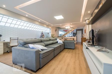 Sala de casa para alugar com 3 quartos, 230m² em Vila Cordeiro, São Paulo