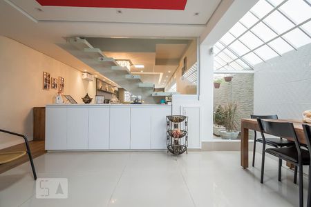 Casa para alugar com 230m², 3 quartos e 2 vagas Casa para alugar com 230m², 3 quartos e 2 vagasCozinha