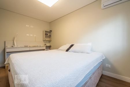 Casa para alugar com 230m², 3 quartos e 2 vagas Casa para alugar com 230m², 3 quartos e 2 vagasSuíte