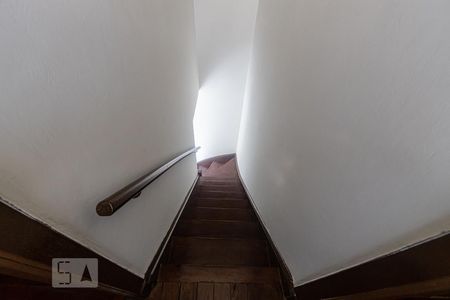 Escada de casa para alugar com 3 quartos, 162m² em Penha de França, São Paulo