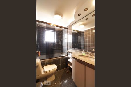 Apartamento à venda com 110m², 3 quartos e 2 vagasBanheiro da Suíte