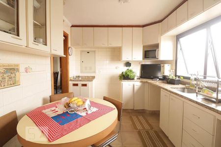 Apartamento à venda com 110m², 3 quartos e 2 vagasCozinha
