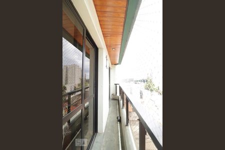 Apartamento à venda com 110m², 3 quartos e 2 vagasSacada dormitório 3 e sala