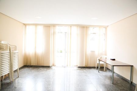 Apartamento à venda com 47m², 2 quartos e 1 vaga Apartamento à venda com 47m², 2 quartos e 1 vagaÁrea comum - Salão de festas