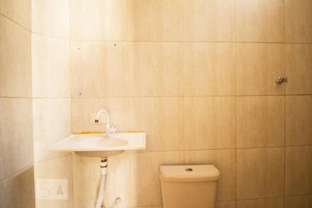 Casa à venda com 110m², 2 quartos e sem vaga Casa à venda com 110m², 2 quartos e sem vagaBanheiro da suíte 2