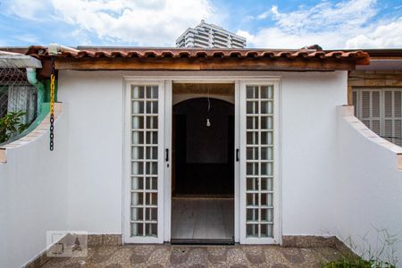 Casa à venda com 110m², 2 quartos e sem vaga Casa à venda com 110m², 2 quartos e sem vagaVaranda