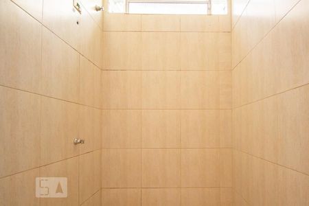 Casa à venda com 110m², 2 quartos e sem vaga Casa à venda com 110m², 2 quartos e sem vagaBanheiro da suíte 2