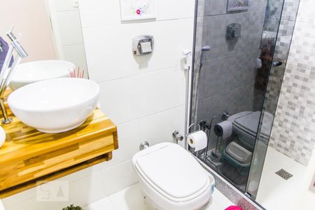 Apartamento à venda com 93m², 2 quartos e 1 vagaBanheiro Social