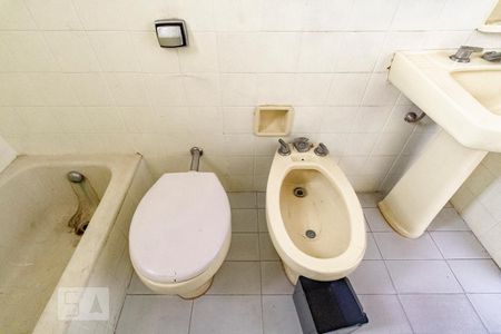 Casa para alugar com 253m², 8 quartos e 1 vagaBanheiro