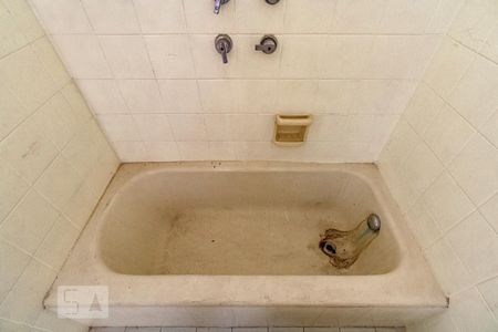 Casa para alugar com 253m², 8 quartos e 1 vagaBanheiro