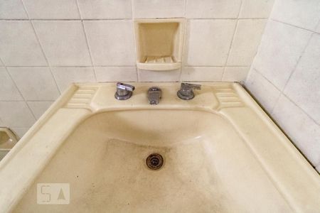 Casa para alugar com 253m², 8 quartos e 1 vagaBanheiro