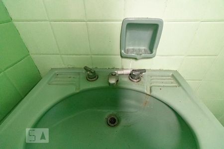 Casa para alugar com 253m², 8 quartos e 1 vagaBanheiro 2