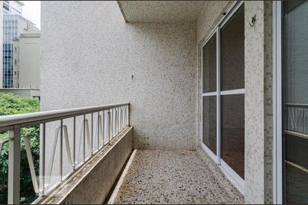 Varanda da sala de apartamento para alugar com 1 quarto, 111m² em Cerqueira César, São Paulo