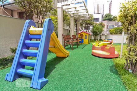 Apartamento à venda com 62m², 2 quartos e 2 vagas Apartamento à venda com 62m², 2 quartos e 2 vagasÁrea Comum - Playground
