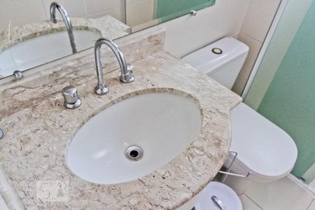 Apartamento à venda com 62m², 2 quartos e 2 vagas Apartamento à venda com 62m², 2 quartos e 2 vagasBanheiro da Suíte 2
