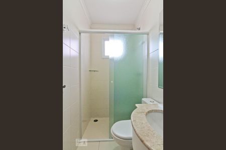 Apartamento à venda com 62m², 2 quartos e 2 vagas Apartamento à venda com 62m², 2 quartos e 2 vagasBanheiro da Suíte 1