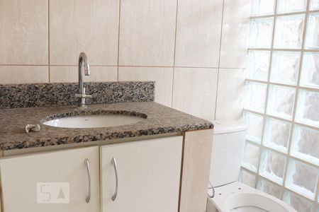 Casa à venda com 240m², 3 quartos e sem vagaBanheiro