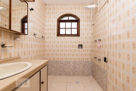 Banheiro suíte  de casa à venda com 3 quartos, 190m² em Jardim Santa Maria, São Paulo