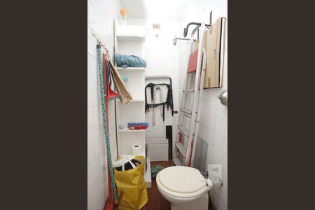 Apartamento à venda com 78m², 2 quartos e 1 vagaBanheiro de Serviço