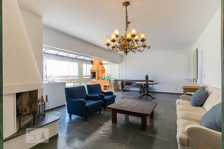 Sala 1 de apartamento à venda com 4 quartos, 150m² em Cambuí, Campinas