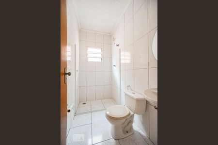 Banheiro social de casa de condomínio para alugar com 1 quarto, 30m² em Quarta Parada, São Paulo