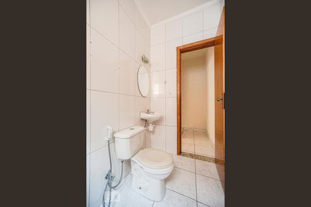 Banheiro social de casa de condomínio para alugar com 1 quarto, 30m² em Quarta Parada, São Paulo