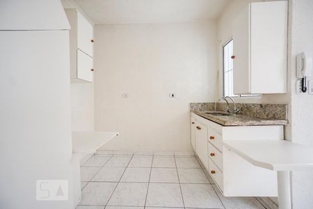 Cozinha de casa de condomínio para alugar com 1 quarto, 30m² em Quarta Parada, São Paulo