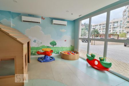 Apartamento à venda com 82m², 3 quartos e 1 vaga Apartamento à venda com 82m², 3 quartos e 1 vagaÁrea Comum