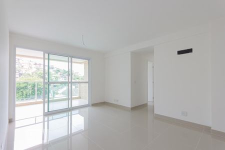 Apartamento à venda com 82m², 3 quartos e 1 vaga Apartamento à venda com 82m², 3 quartos e 1 vagaSala