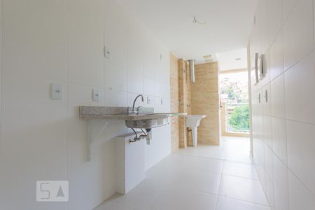 Apartamento à venda com 82m², 3 quartos e 1 vaga Apartamento à venda com 82m², 3 quartos e 1 vagaCozinha e Área de Serviço