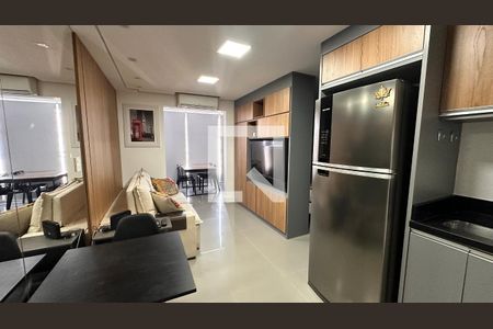 Sala/cozinha de apartamento para alugar com 1 quarto, 38m² em Campo Belo, São Paulo