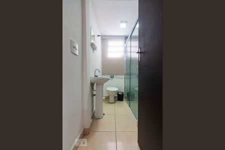 Banheiro Social de casa para alugar com 1 quarto, 45m² em Vila do Encontro, São Paulo