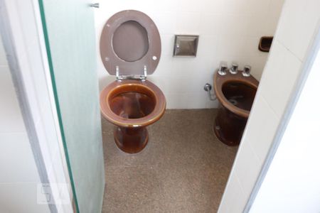 Casa à venda com 298m², 4 quartos e 2 vagasBanheiro 3