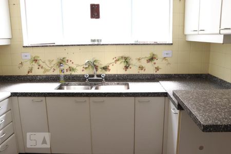 Casa à venda com 298m², 4 quartos e 2 vagasCozinha