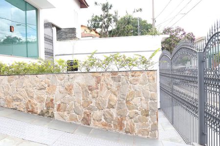 Casa à venda com 298m², 4 quartos e 2 vagasGaragem
