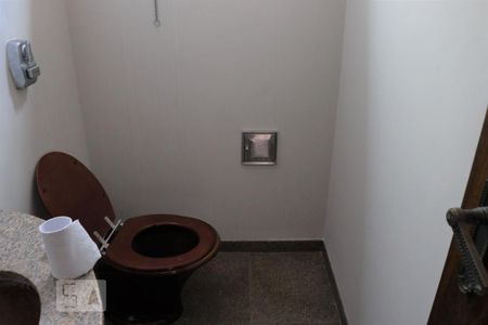 Casa à venda com 298m², 4 quartos e 2 vagasBanheiro 4