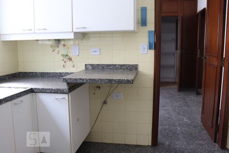 Casa à venda com 298m², 4 quartos e 2 vagasCozinha