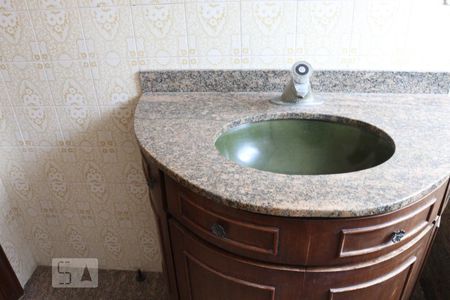 Casa à venda com 298m², 4 quartos e 2 vagasBanheiro 1