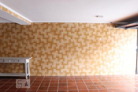 Casa à venda com 298m², 4 quartos e 2 vagasQuintal