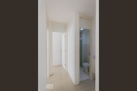 Corredor de apartamento para alugar com 2 quartos, 50m² em Recreio dos Bandeirantes, Rio de Janeiro