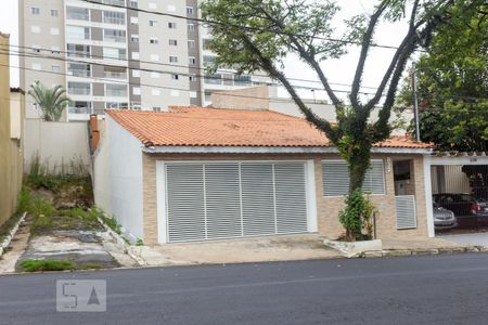 Casa à venda com 200m², 3 quartos e 3 vagasFachada