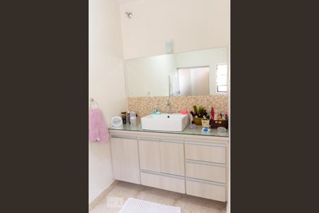 Casa à venda com 200m², 3 quartos e 3 vagasQuarto 3 - suite