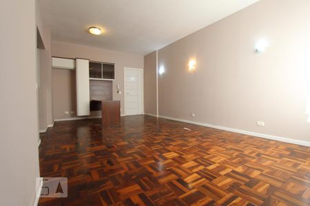 Sala de apartamento para alugar com 1 quarto, 64m² em Centro, Curitiba