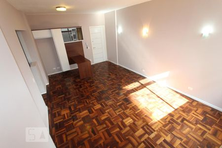 Sala de apartamento para alugar com 1 quarto, 64m² em Centro, Curitiba