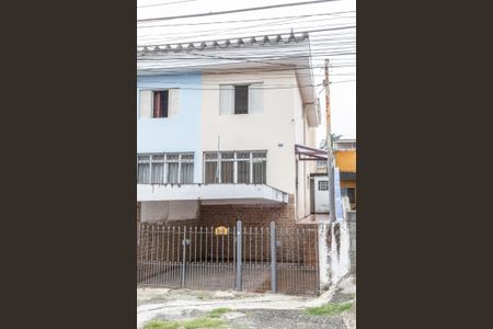 Casa para alugar com 100m², 2 quartos e 1 vaga Casa para alugar com 100m², 2 quartos e 1 vagaFachada