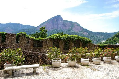 Apartamento à venda com 221m², 3 quartos e 2 vagasEntrada do Condomínio