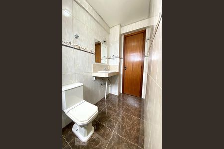 Apartamento para alugar com 129m², 4 quartos e sem vagaBanheiro da Suíte 1