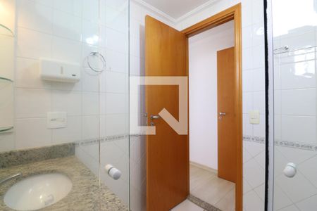Apartamento à venda com 174m², 4 quartos e 3 vagasBanheiro da Suíte 1